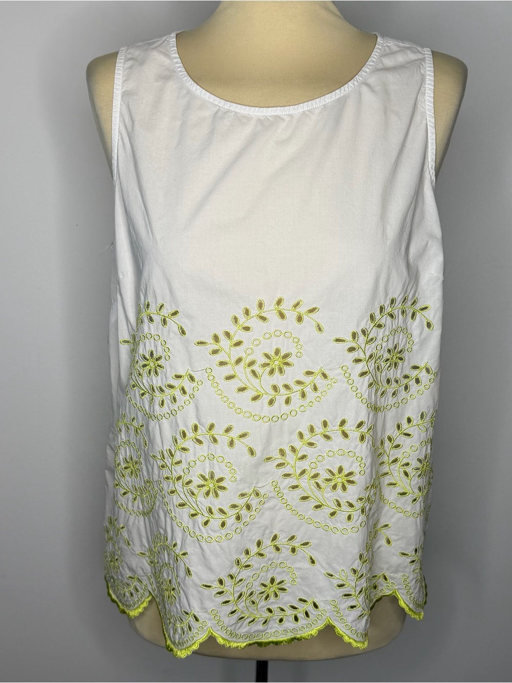 Freeway White Cotton Eyelet Embroidered Sleeveless Blouse